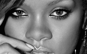 Rihanna Close Up wallpaper