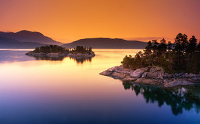 Sunset over the lake wallpaper