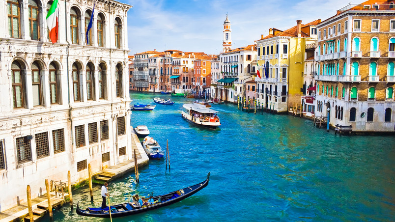 Beautiful Venice Canal wallpaper
