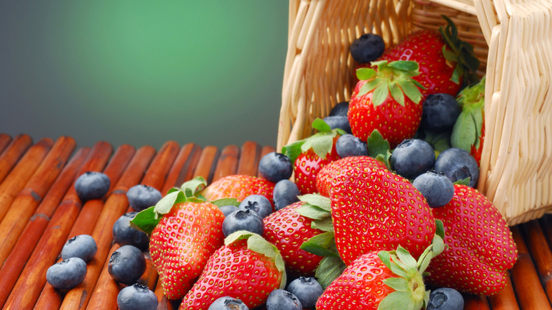 Blueberry and Strawberry wallpaper