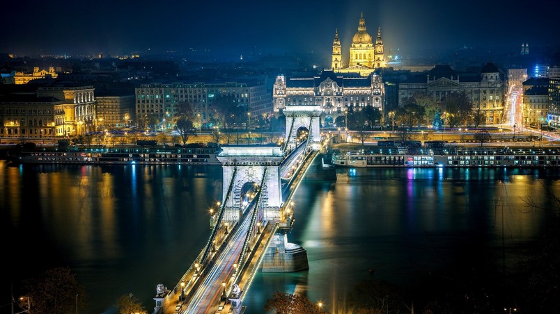 Szechenyi Chain Bridge Budapest wallpaper