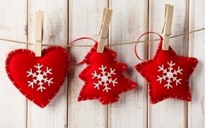 Handmade Red Christmas Ornaments wallpaper