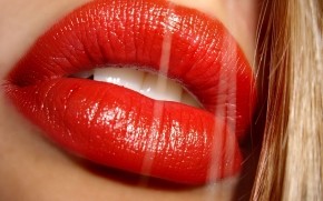 Yummy Red Lips wallpaper