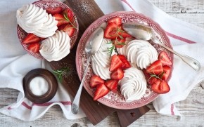Meringues and Strawberries Dessert wallpaper