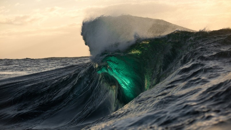 Amazing Green Wave wallpaper