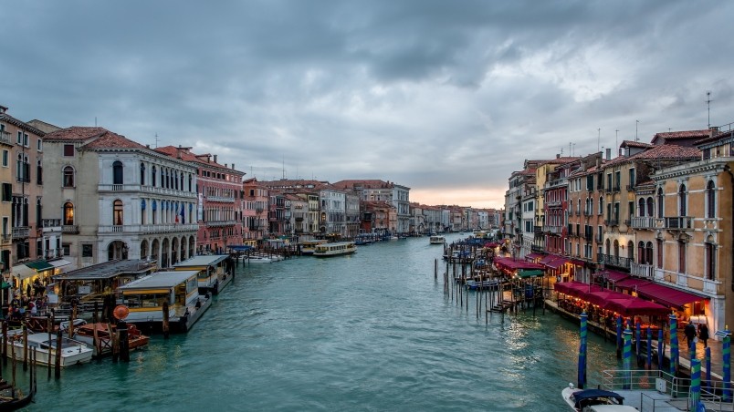 Cloudy Day in Venice wallpaper