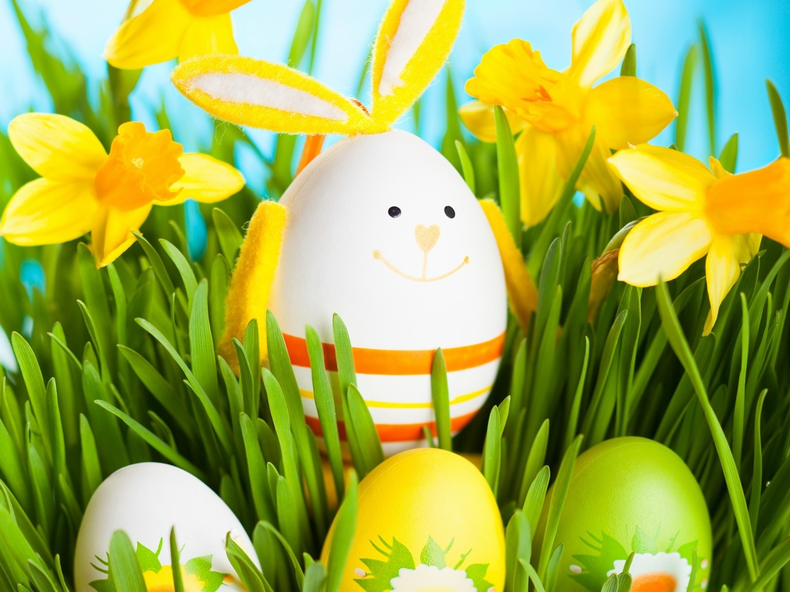 2014 Smiling Easter Egg for 1600 x 1200 resolution