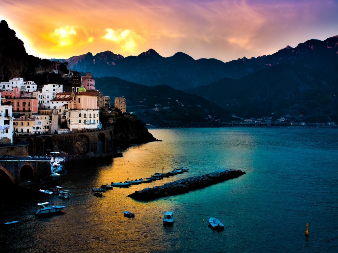 Amalfi Coast Landscape for 1280 x 960 resolution
