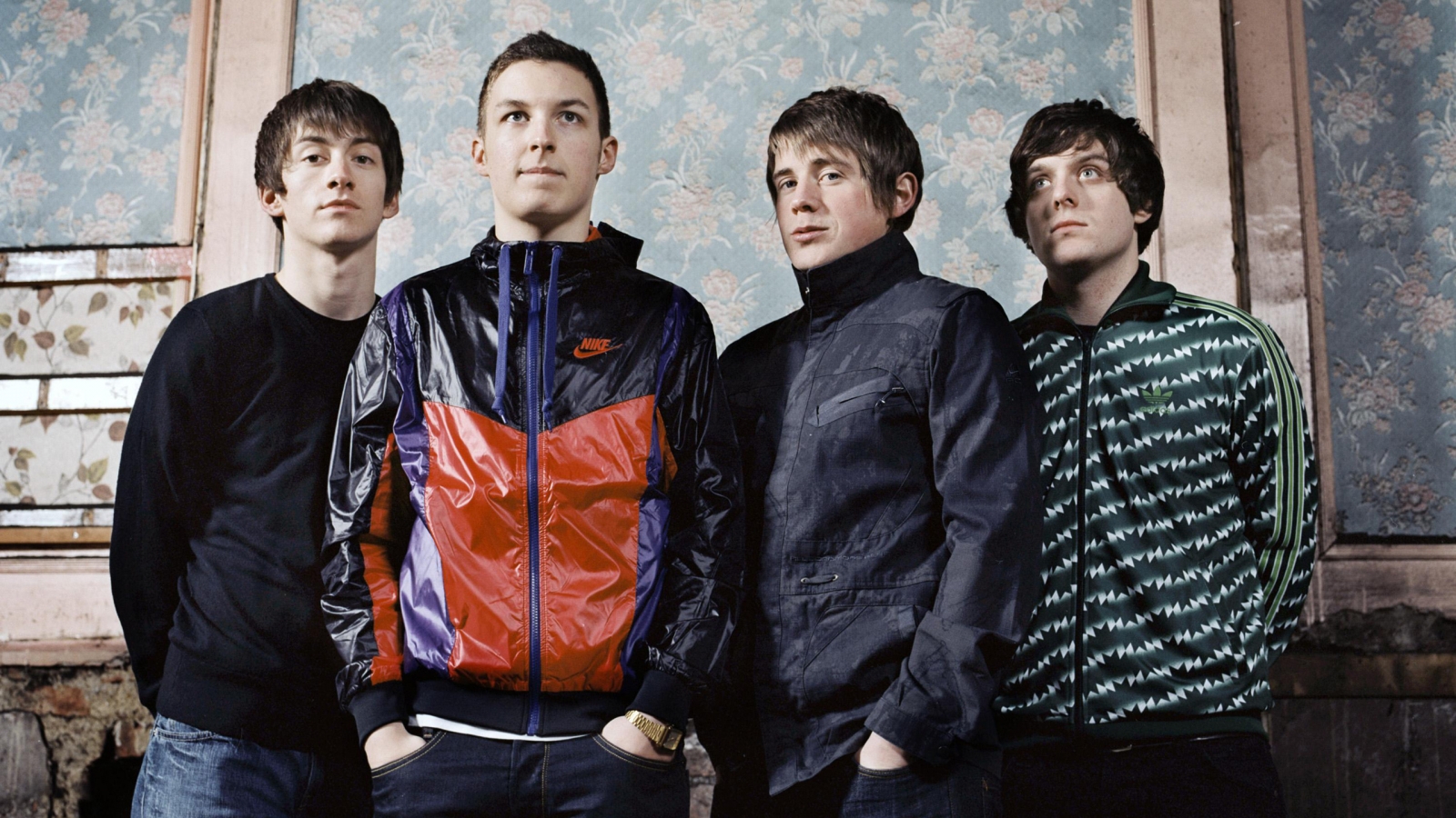 Arctic Monkeys Band for 1600 x 900 HDTV resolution