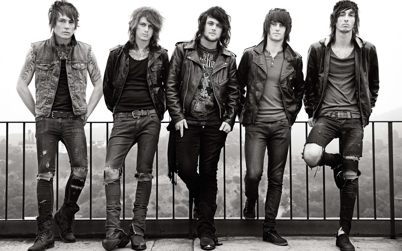 Asking Alexandria for 1280 x 800 widescreen resolution