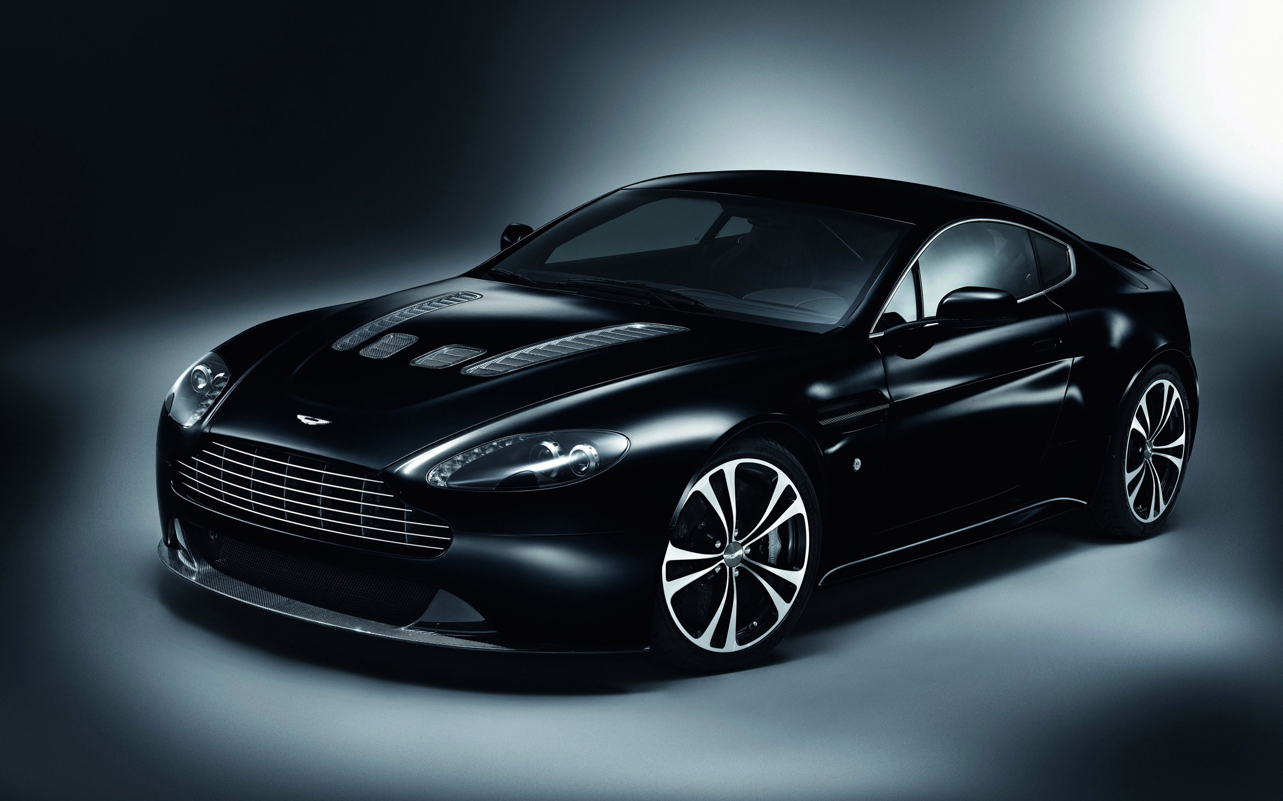 Aston Martin V12 Vantage Carbon Black for 2560 x 1600 widescreen resolution