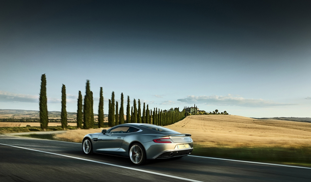 Aston Martin Vanquish 2013 for 1024 x 600 widescreen resolution