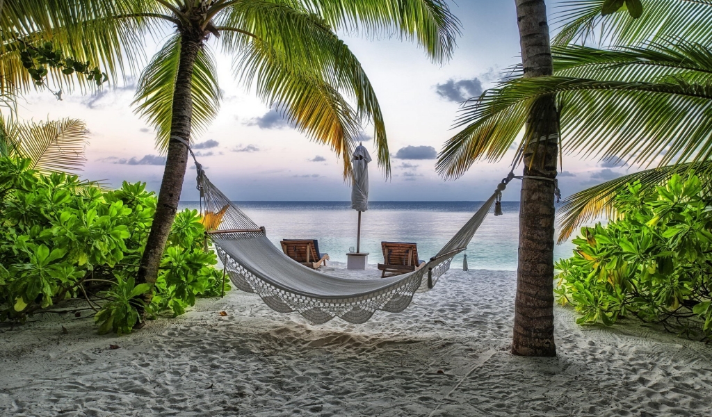 Beach Relaxing Corner for 1024 x 600 widescreen resolution