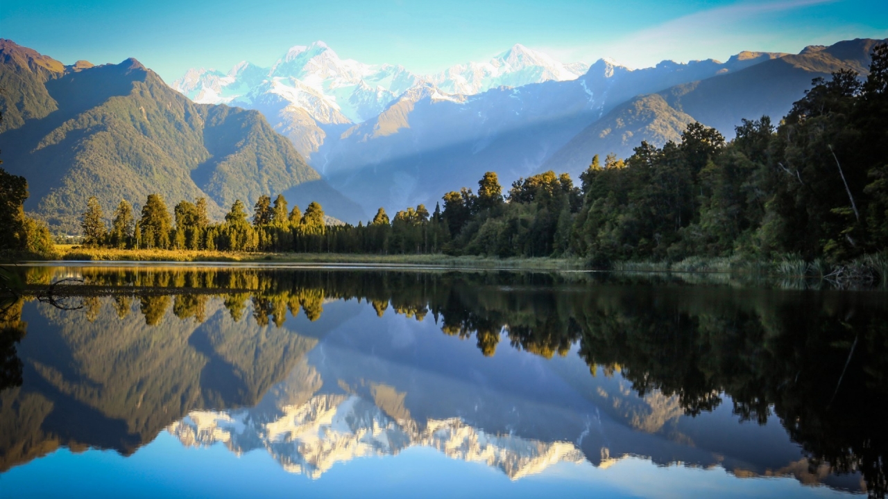 Beautiful Landscape Reflection for 1280 x 720 HDTV 720p resolution