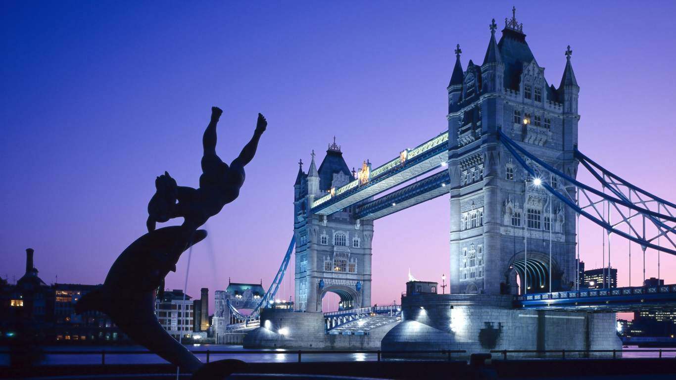 Beautiful London Tower Bridge for 1366 x 768 HDTV resolution