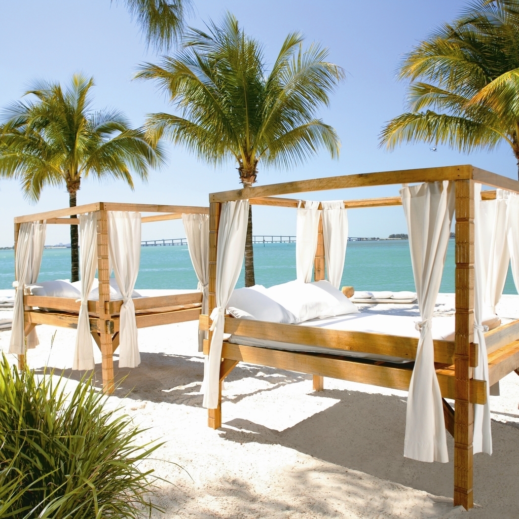 Beds on The Beach for 1024 x 1024 iPad resolution