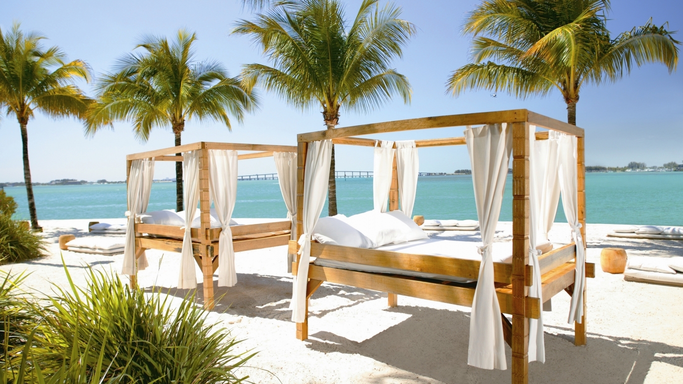 Beds on The Beach for 1366 x 768 HDTV resolution