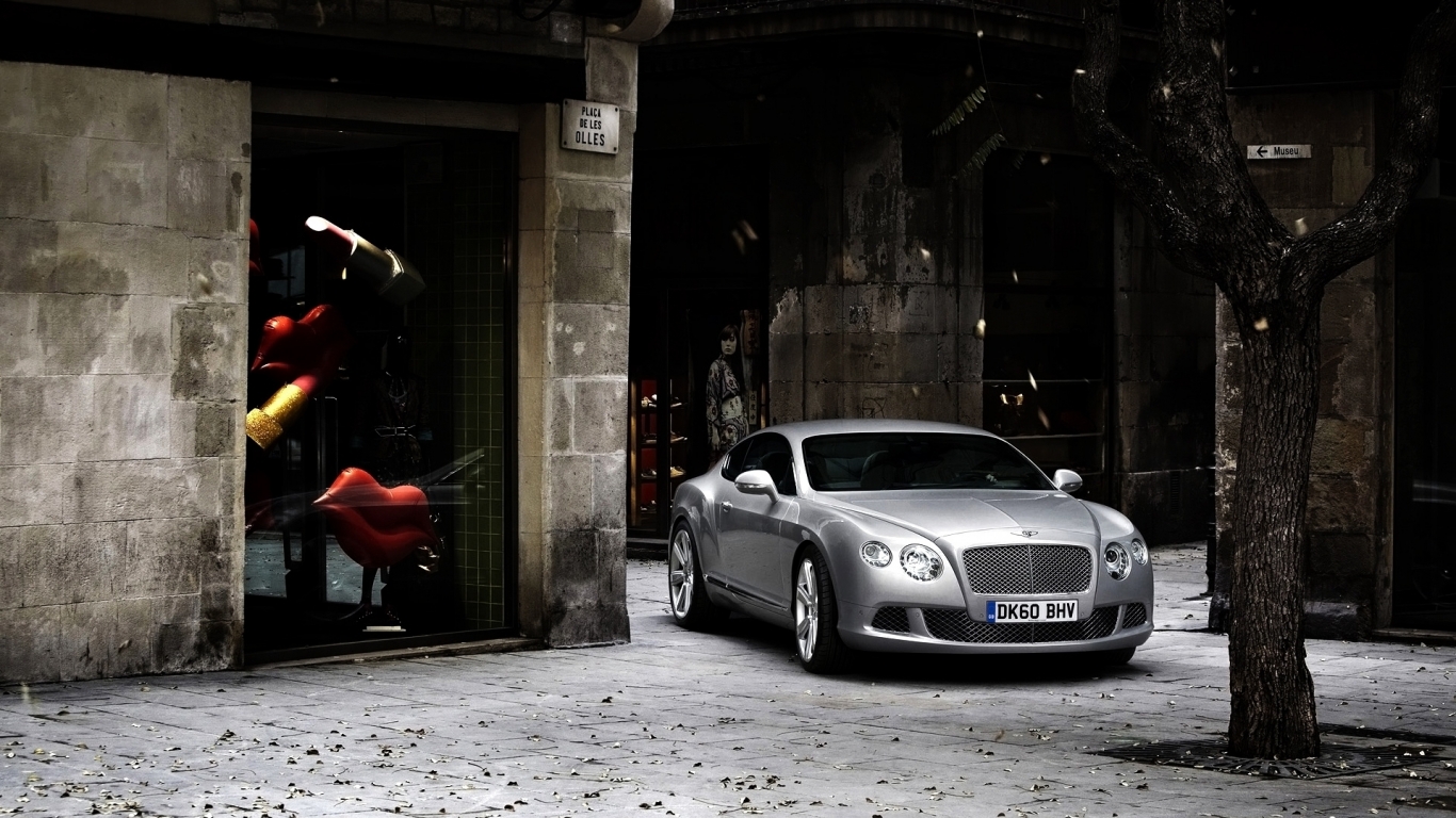 Bentley Continental GT 2011 for 1366 x 768 HDTV resolution