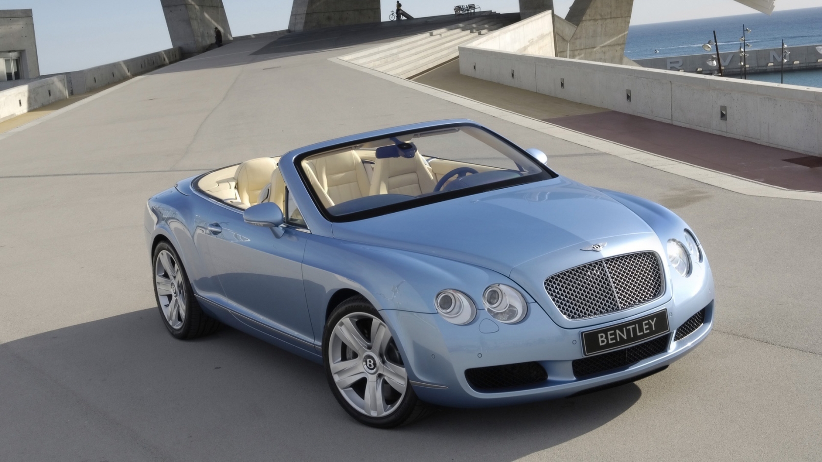 Bentley Continental GTC 2007 for 1680 x 945 HDTV resolution