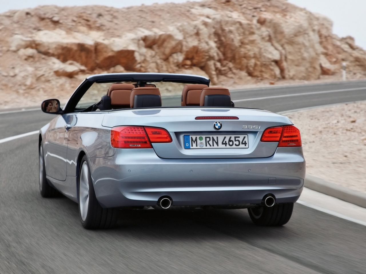 BMW 3 Series Silver Rear Speed 2010 for 1280 x 960 resolution