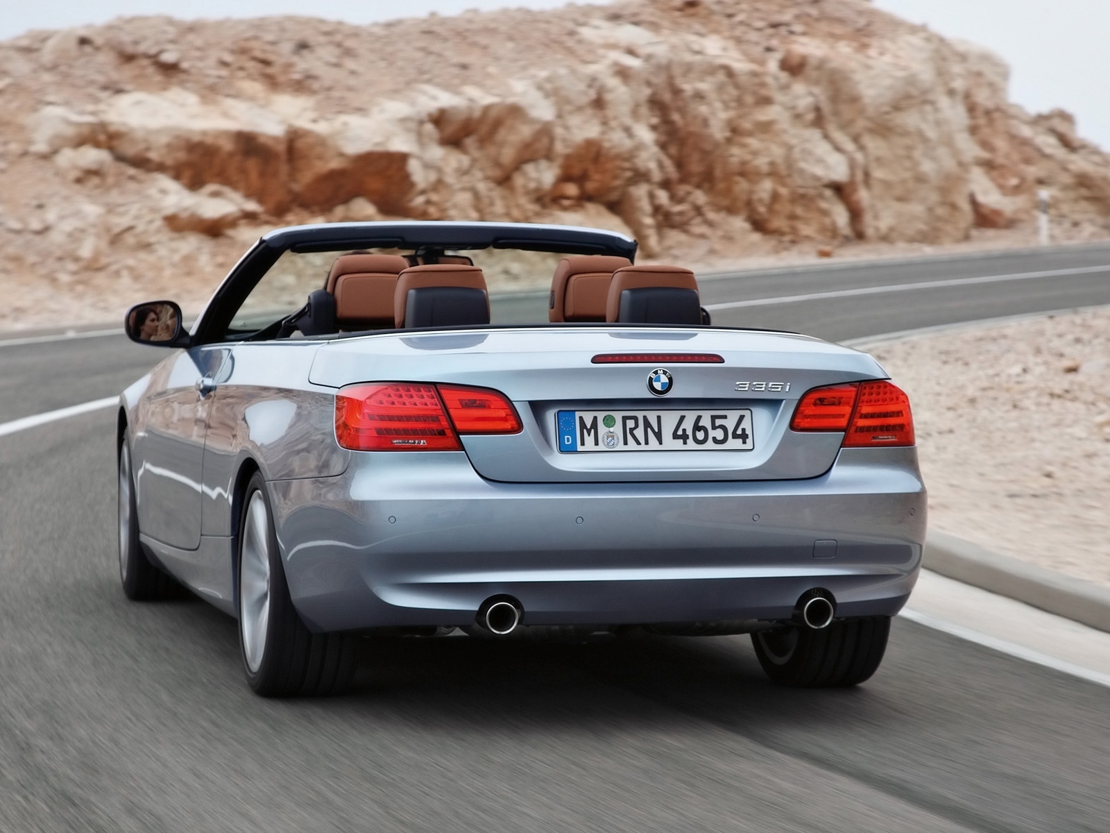 BMW 3 Series Silver Rear Speed 2010 for 1600 x 1200 resolution