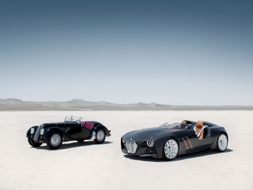 BMW 328 Hommage Old and New for 1024 x 768 resolution
