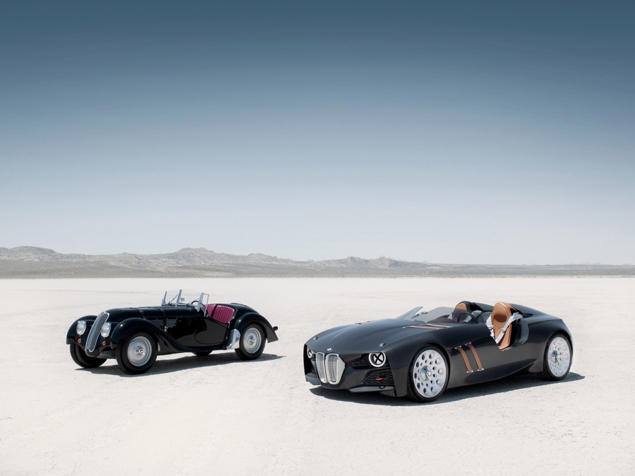 BMW 328 Hommage Old and New for 1280 x 960 resolution