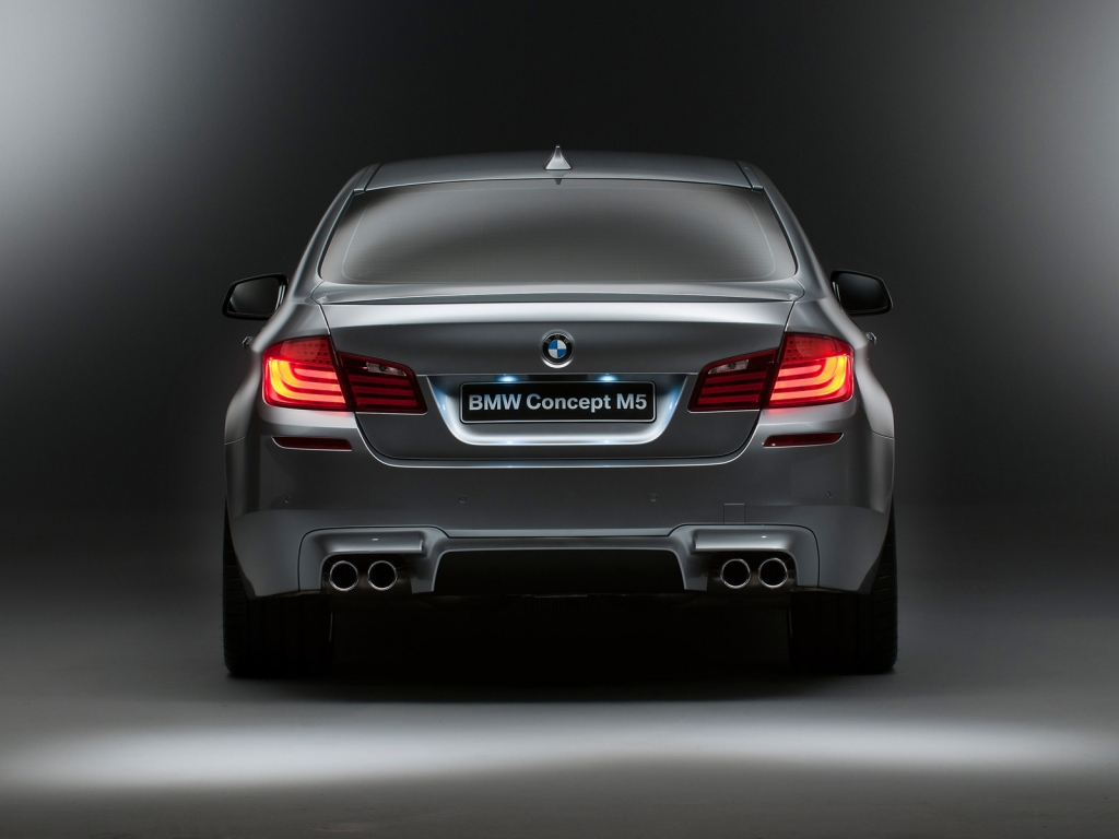 BMW M5 Concept 2012 Rear for 1024 x 768 resolution