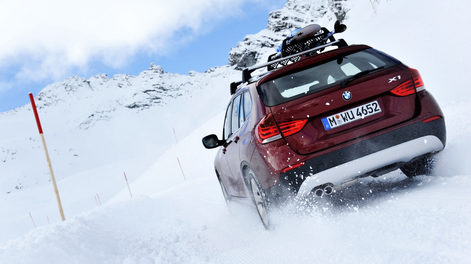 BMW X1 Snow for 1536 x 864 HDTV resolution
