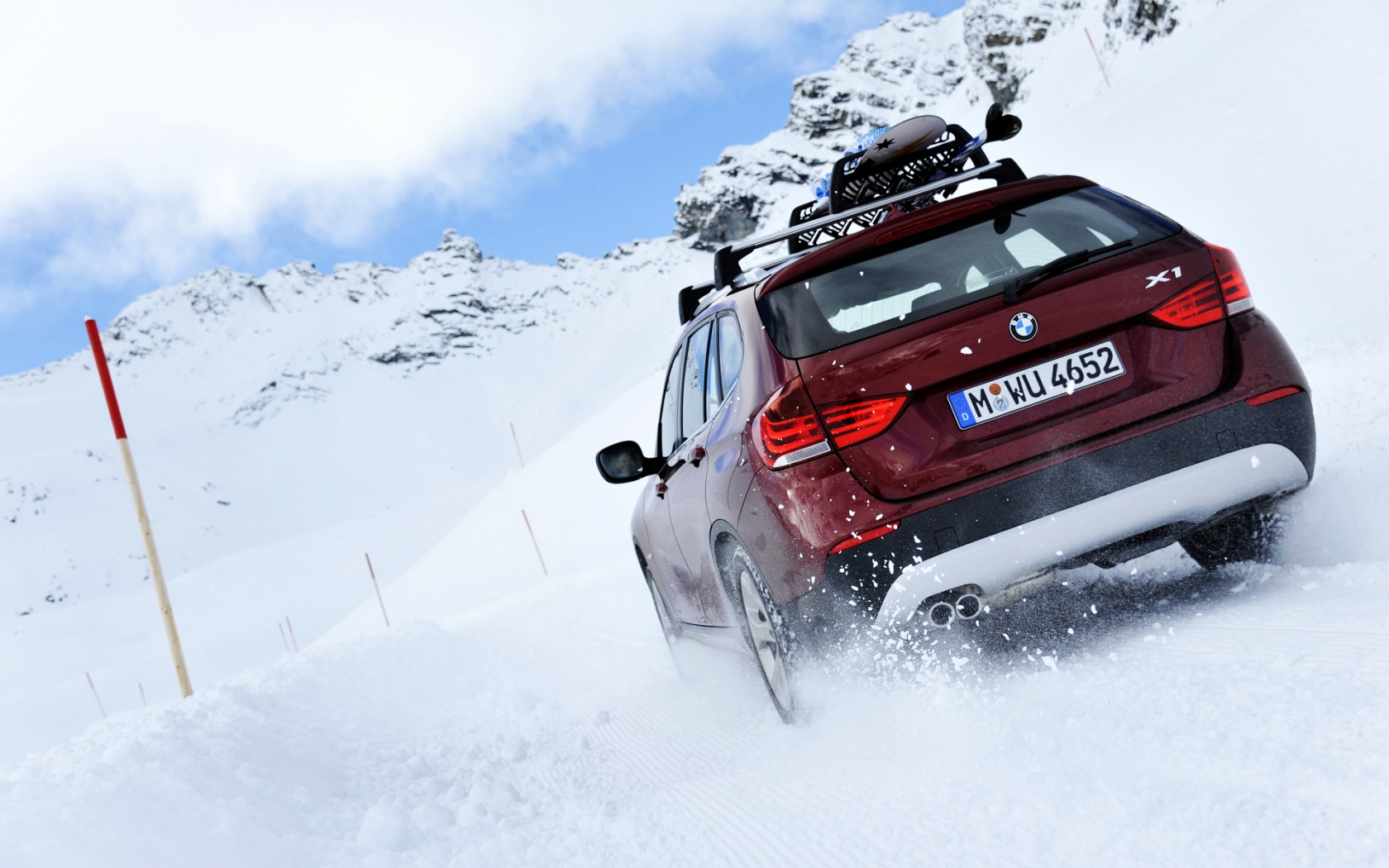 BMW X1 Snow for 1680 x 1050 widescreen resolution