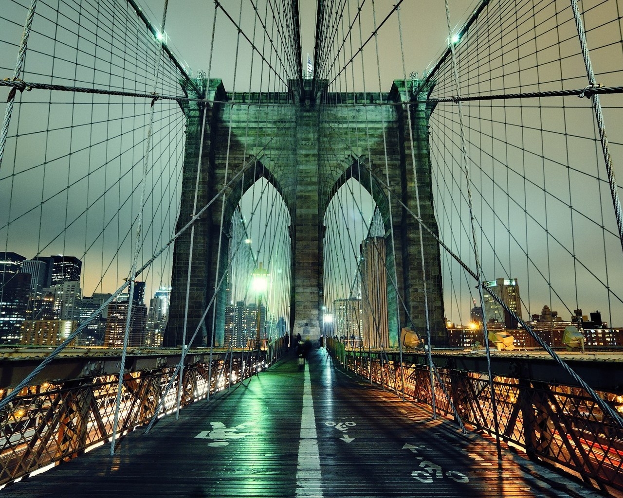 Brooklyn Bridge HDR for 1280 x 1024 resolution