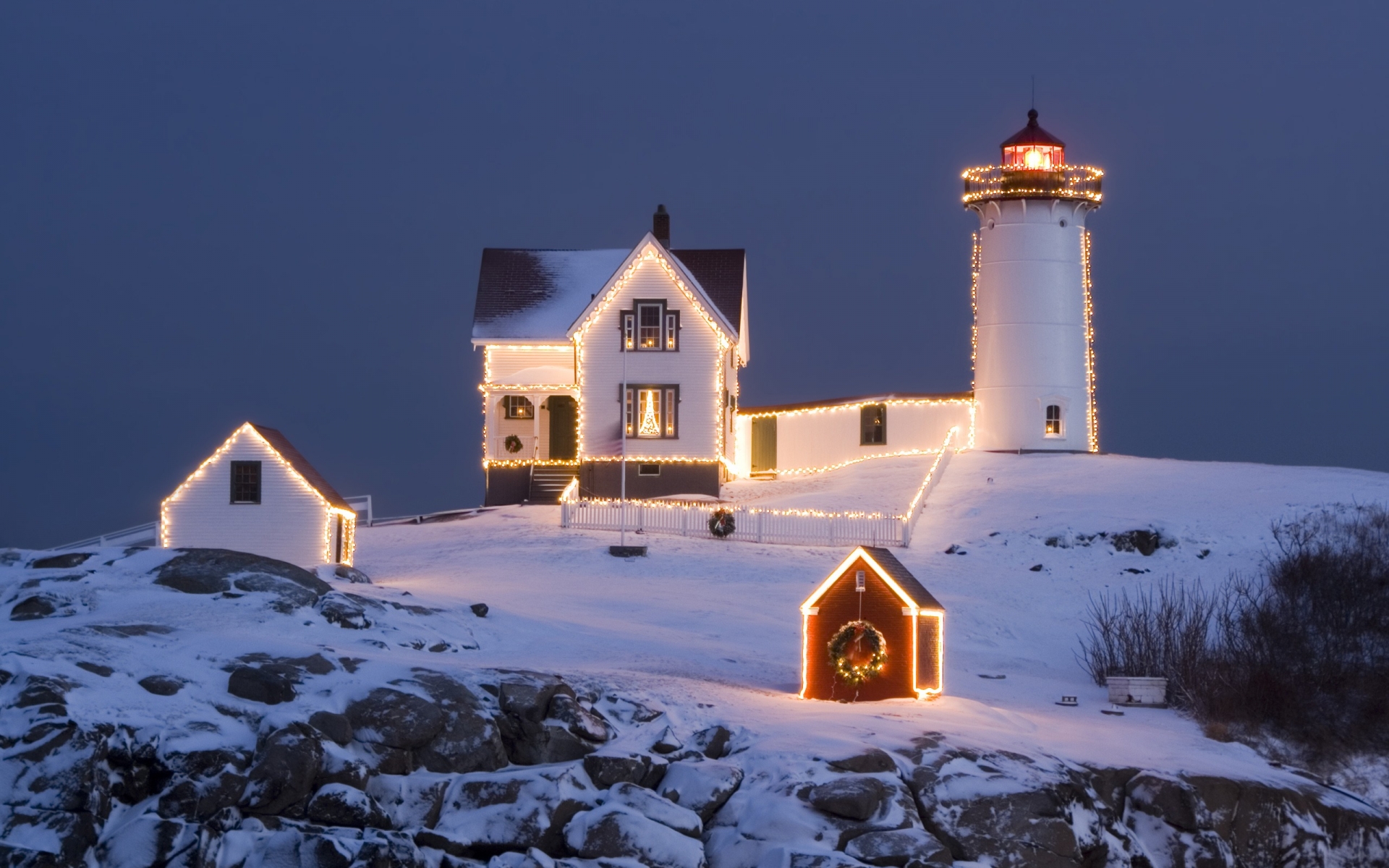 Christmas Lighthouse for 1920 x 1200 widescreen resolution