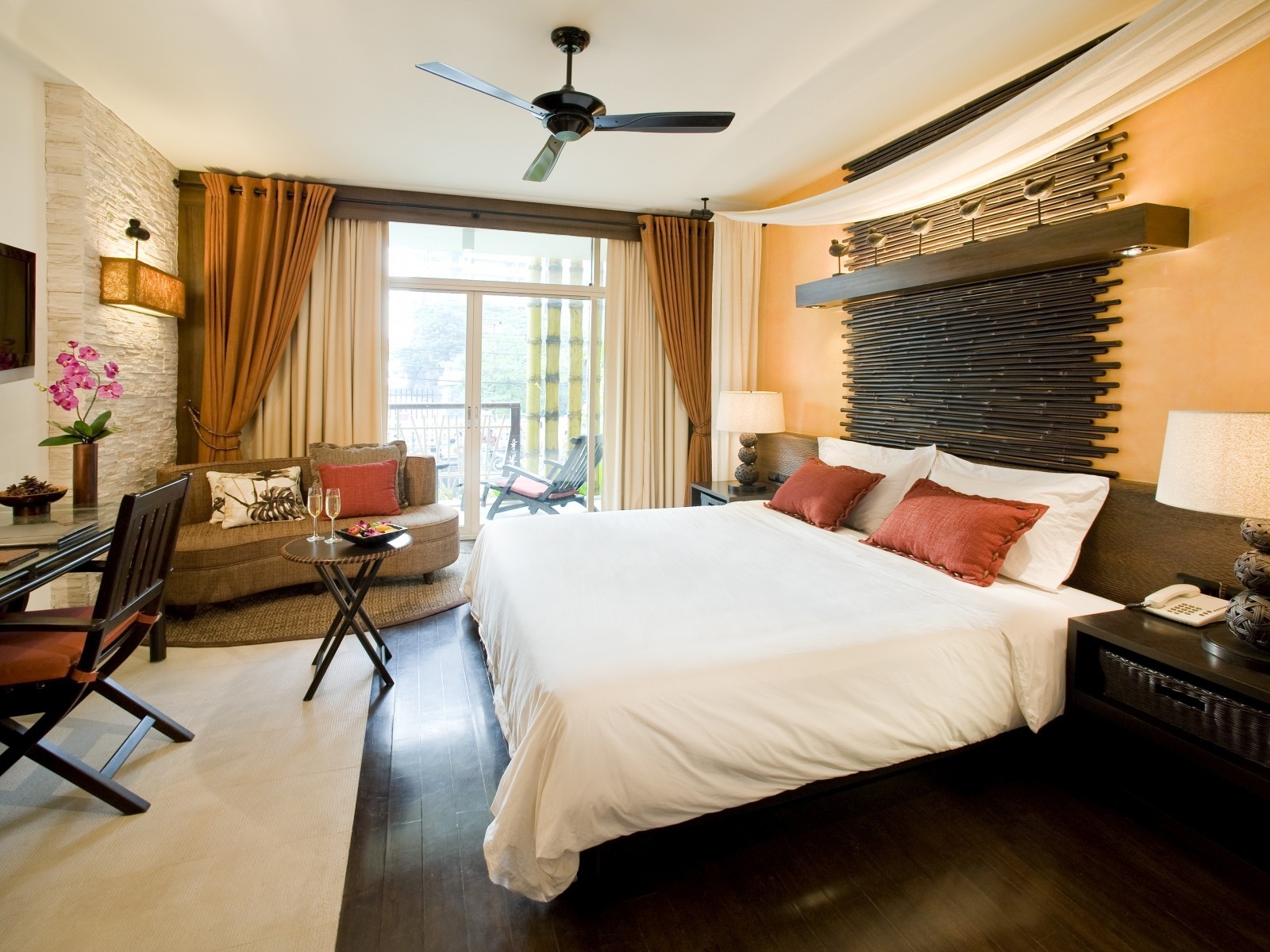 Cool Bedroom Design for 1600 x 1200 resolution