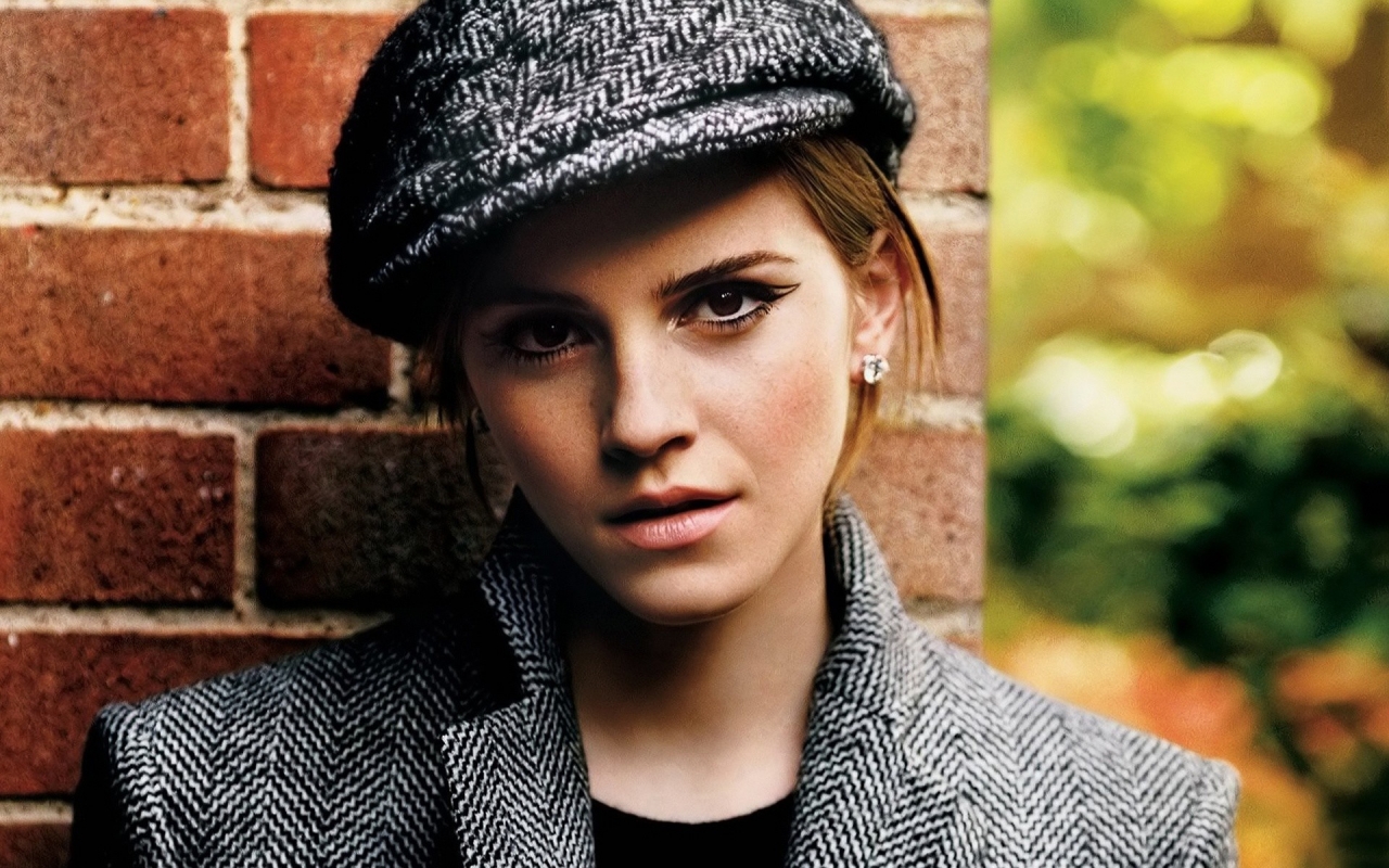 Cool Emma Watson for 1280 x 800 widescreen resolution