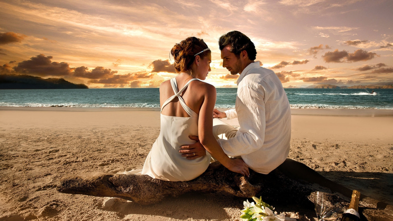 Couple in Love Picture for 1366 x 768 HDTV resolution