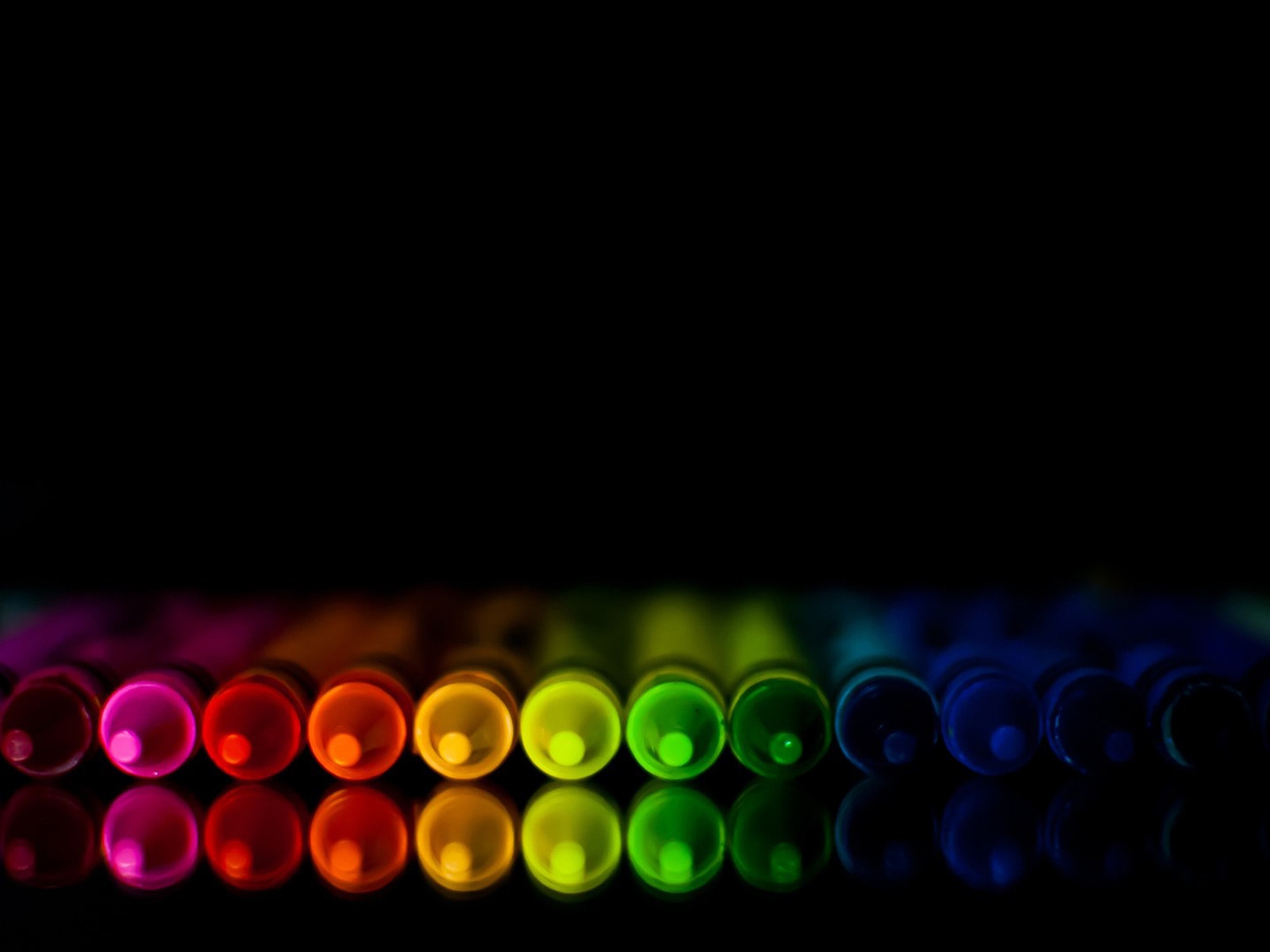 Crayons for 1600 x 1200 resolution