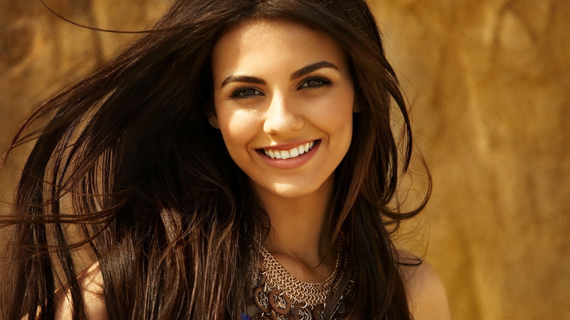 Cute Smile of Victoria Justice for 1920 x 1080 HDTV 1080p resolution