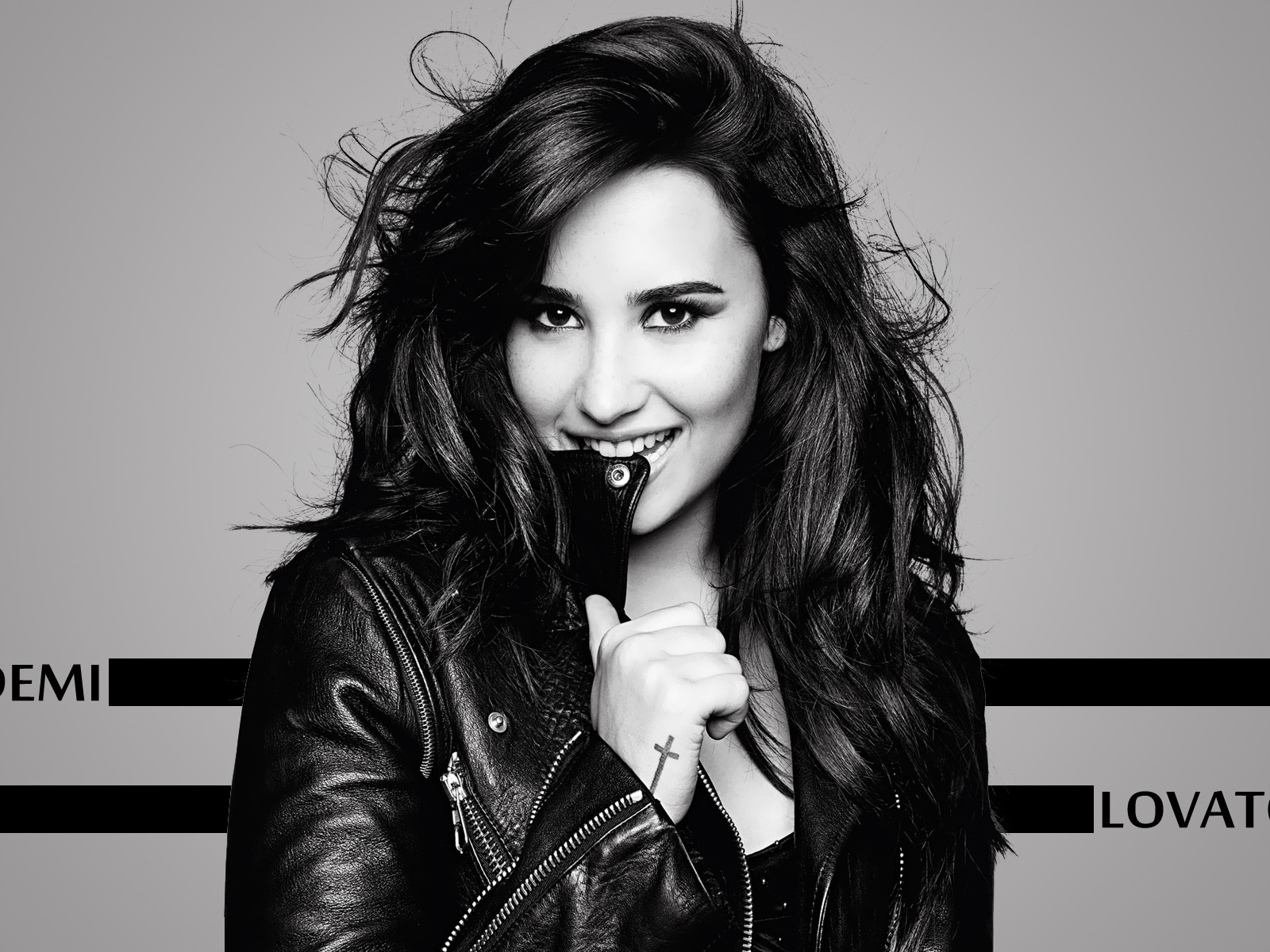 Demi Lovato Shooting for 1600 x 1200 resolution