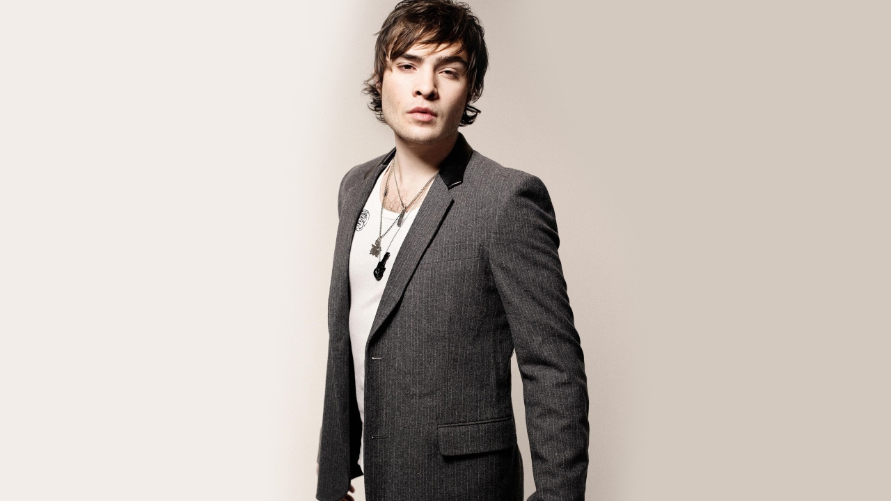 Ed Westwick Cool for 1280 x 720 HDTV 720p resolution