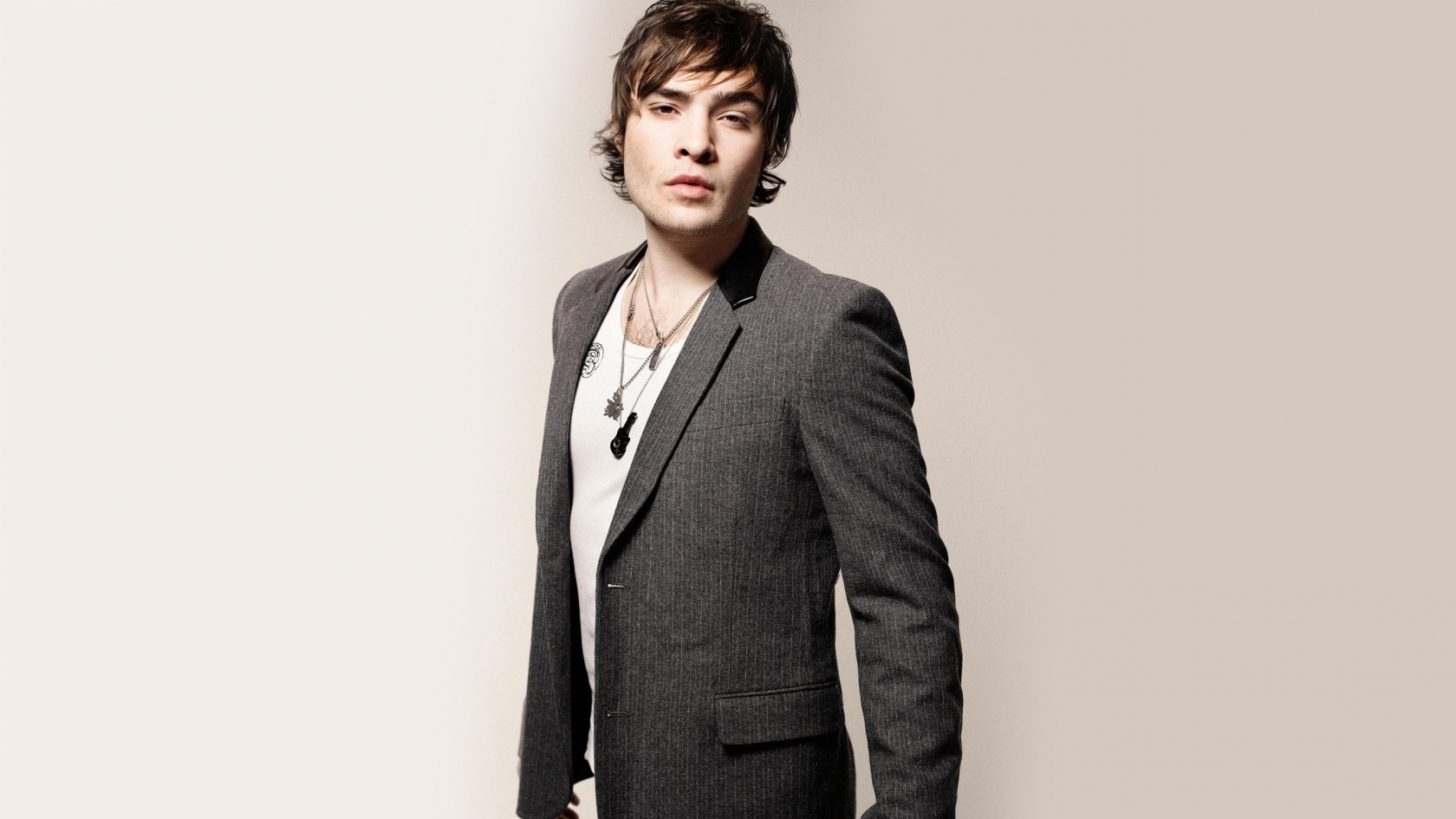 Ed Westwick Cool for 1680 x 945 HDTV resolution