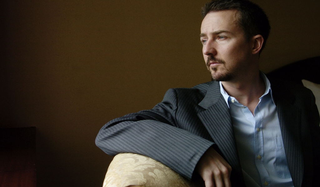 Edward Norton Thinking for 1024 x 600 widescreen resolution