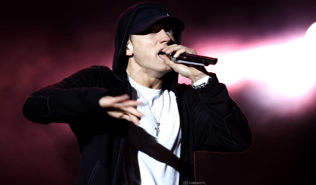 Eminem Performing for 1024 x 600 widescreen resolution