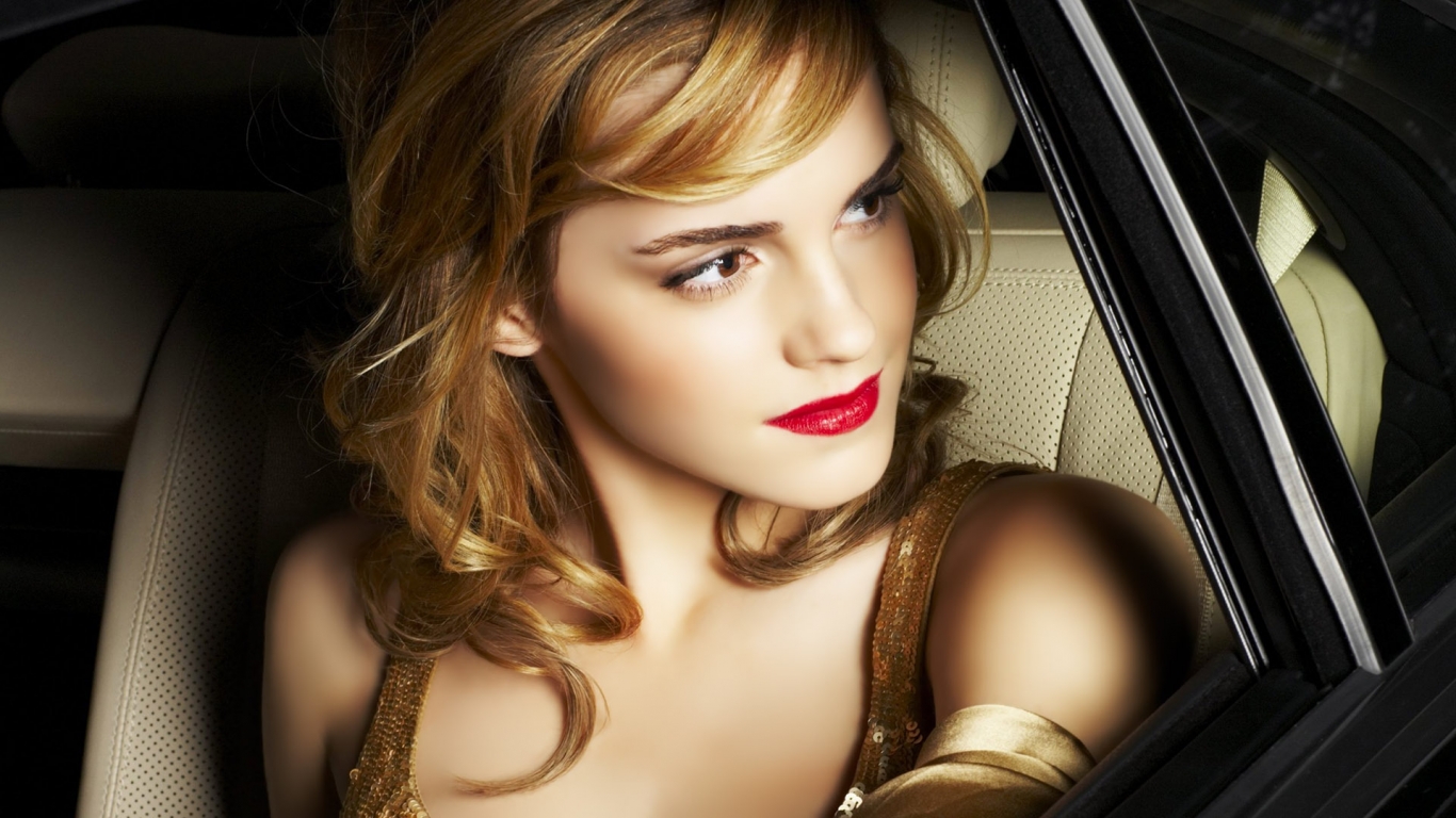 Emma Watson for 1366 x 768 HDTV resolution