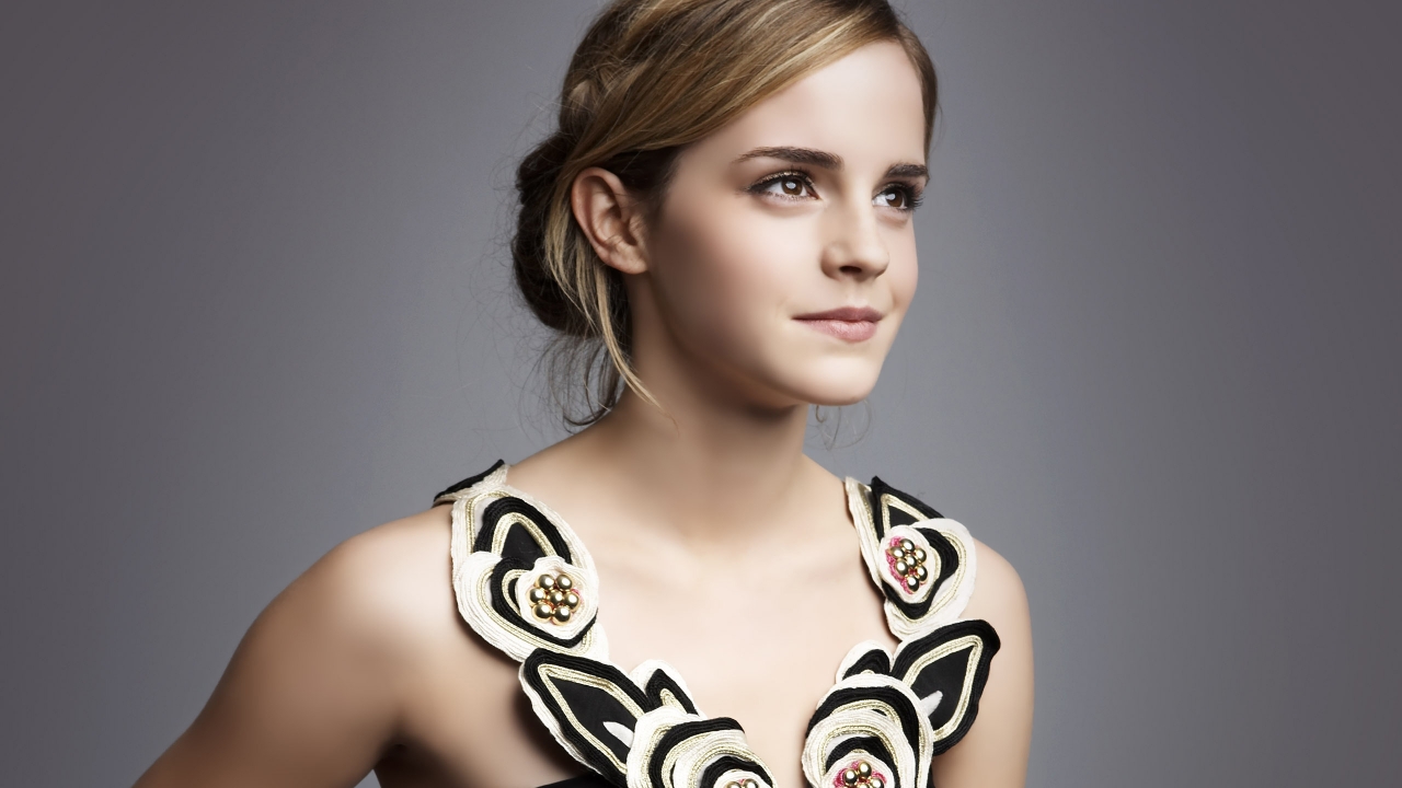 Emma Watson Smile for 1280 x 720 HDTV 720p resolution