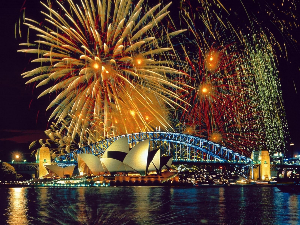 Fireworks Over the Sydney Opera House and Harbor Bridge for 1024 x 768 resolution