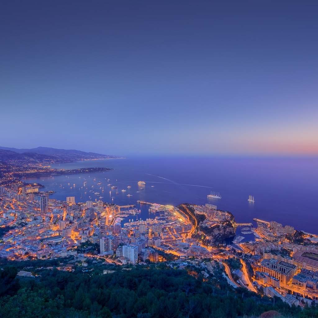 Formula 1 Night Monaco for 1024 x 1024 iPad resolution