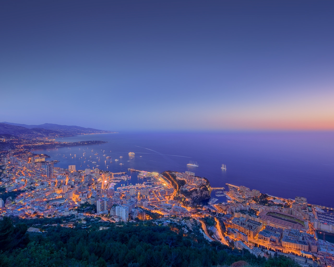 Formula 1 Night Monaco for 1280 x 1024 resolution
