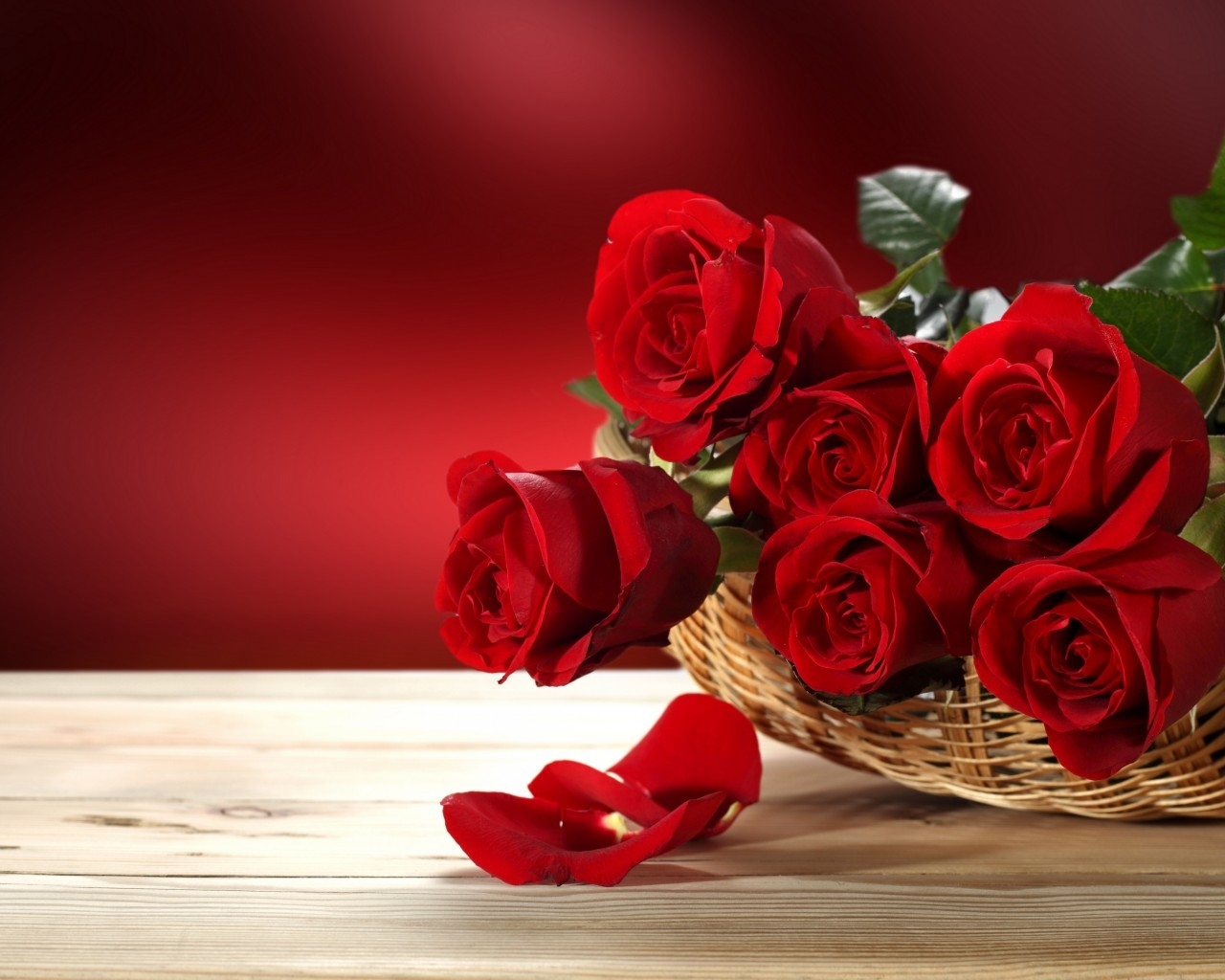 Fresh Red Roses for 1280 x 1024 resolution