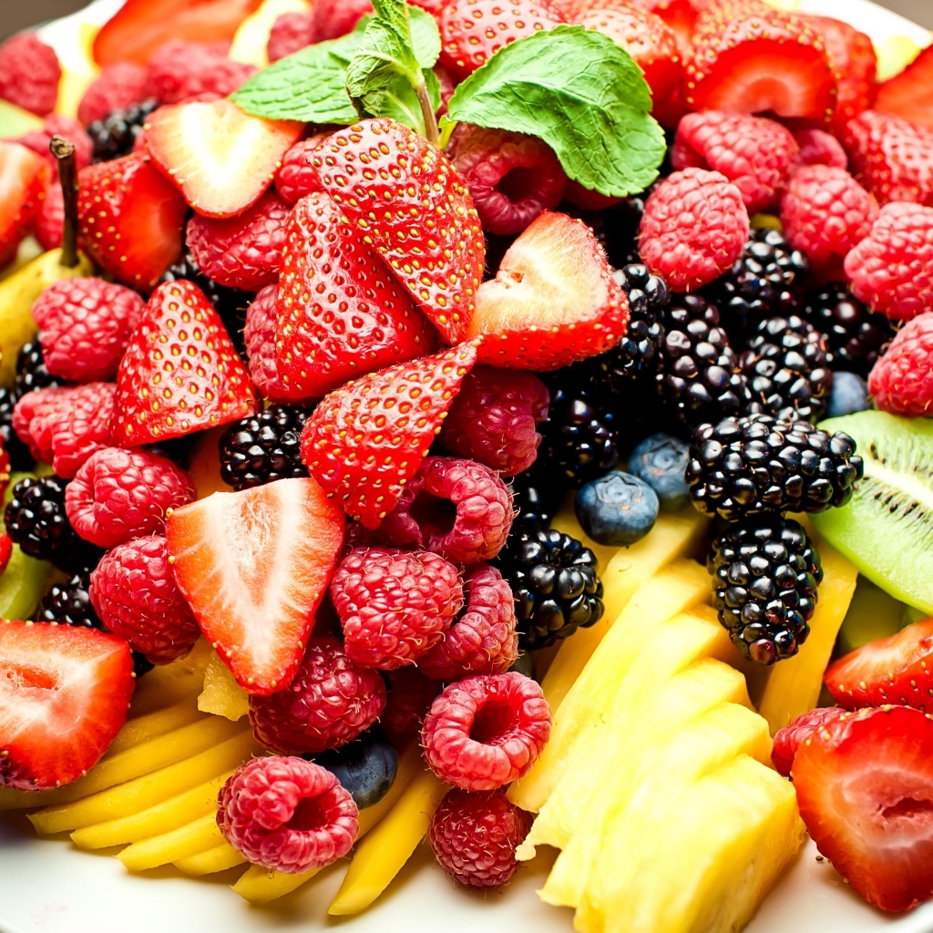 Fruits Plate for 1024 x 1024 iPad resolution