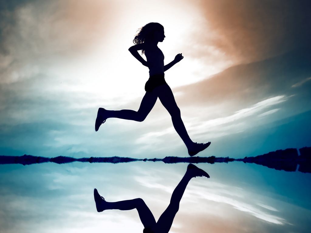Girl Running for 1024 x 768 resolution